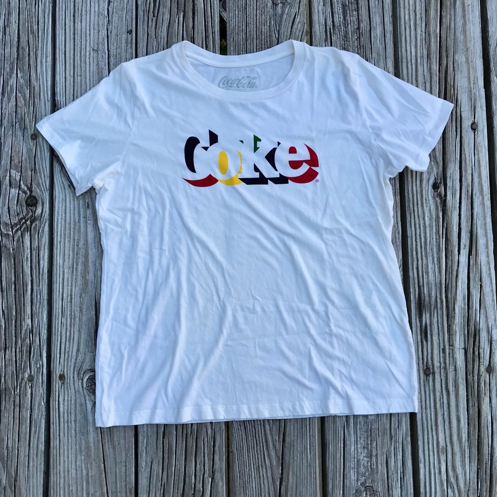 2/$10 Ladies 2XL COCA COLA Coke Off White Cream Graphic Logo Tshirt Fitted Tee